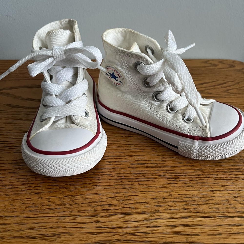 Converse All Star High top Sneakers Sz 4